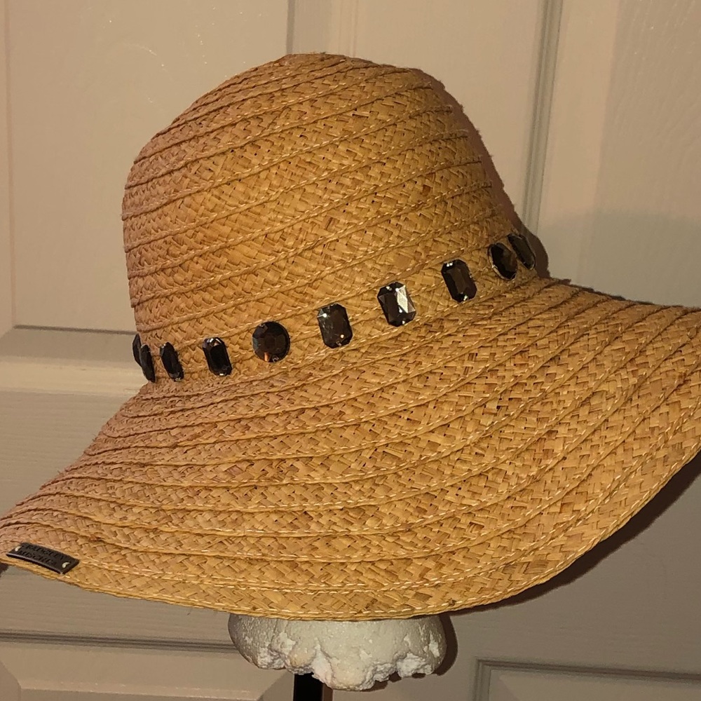 Women’s straw hat